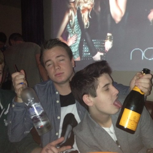 MJarvis_lfc's profile picture. Derby Uni 2012-2015, 
'You'll Never Walk Alone'