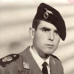 Estuve trabajando 35 años en Coca-Cola como comercial. Más mis dos años de caballero legionario paracaidista.