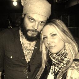Mummy to 2 amazing girls,lover of Horror,Gigs,the weird & wonderful...& a yogi!!