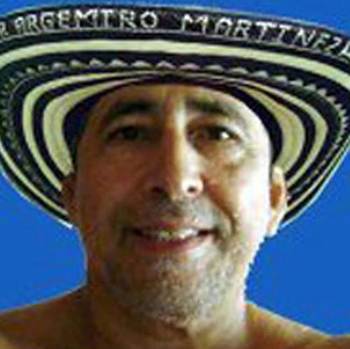 Pivijayero, Médico Cirujano, mamador de gallo, en fin, buena gente.