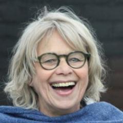gz psycholoog, lichaamsgericht therapeut, trainer en coach, schrijven, tuinieren, reizen, moeder en oma