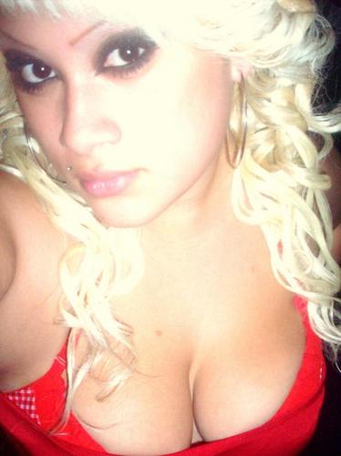 My old pictures here - http://t.co/dNvEyXqJEJ (must register to prove you are over 18)