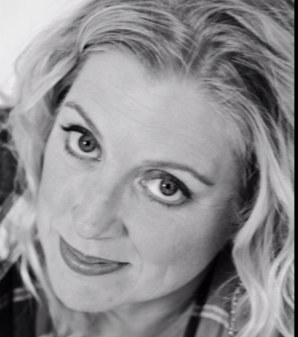 Yoga teaching mother of three, wine drinker, food lover & full blooded scorpio.