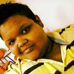Alguém disse uma vez: Meninas boas escrevem em seus diários. Meninas más nunca têm tempo. Eu? Eu só quero viver a vida, e me lembrar dela. Sem escrever nada.”