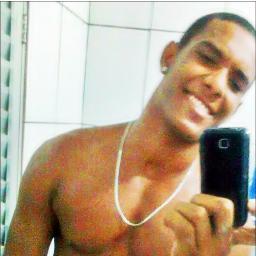 Sou da especie humana, sou capaz de errar. O erro não é falha de caráter e errar faz parte da natureza humana. Apenas aceite-me como sou.