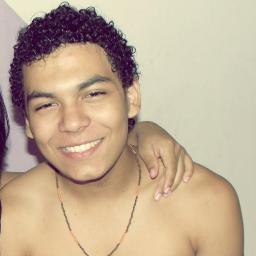 Sou apenas um rapaz Latino-Americano sem dinheiro no bolso,sem parentes importantes,indo e vindo do interior ♪