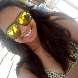 Bea_alvees's profile picture. sister @eveelyn_t s2 *------*

http://t.co/9ufN6or5jm pergunta?