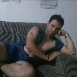 Oi Amigos e (a) sou um pouco de tudo  legal e divertdo so umilde e amigo de todos.


 e muito mais so vendo pra crer ...