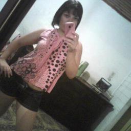sou uma mulher comum mas não uma mulher qualquer!! sou mãe de um lindo menino q é o amor da minha vida!!!