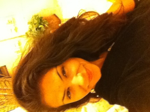 Hi! I'm Shannel 15 and i follow back:)