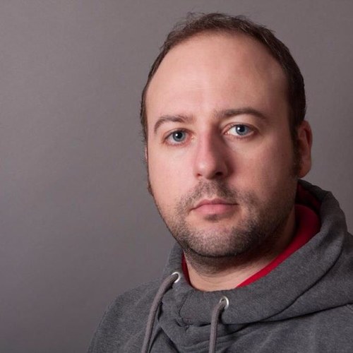 Web Designer, Photographer and bit of a Geek.