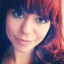 Hi I'm Daphne, a Dutch (raw) vegan chef. Please contact me if you need inspiration for a non violent life style and yummy healthy treats!