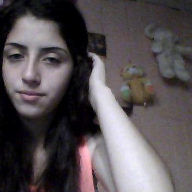 holii soy maria jose tengo 17 años estudio en el liceo Mariano latorre 4ªf humanista :)