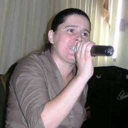 Sou mãe,amiga,esposa,lider de mocidade e acima de tudo serva de Deus.
Meu alvo maior é atingir as almas por meio da palavra e ser SALVA!