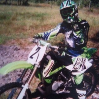 Jay. Dirt bikez, skateboardz, snowboardz, director/producer/editor of short films http://t.co/oraC3hKL