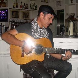 actualmente componiendo la canción mas bella de todas...la de mi propia felicidad...