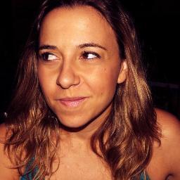 Publicitária, aspirante a empreendedora.. atleta.. amante de dança de salão ;)