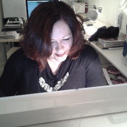 Project manager ed esperta in comunicazione e ufficio stampa. Amante dei gatti rossi e maestra nell'arte della preparazione del tiramisù.