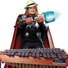 Toco la marmba y soy parte de los avengers esquipultecos junto con @ChentioAvenger y @SantiagonAvenger.