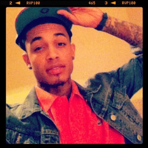 A&F worker. 20yrs young.living. Kush nd that dour. Follow