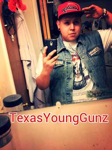 #snekahead #gorditoperolindo 22yr hispanic, engaged to katie rogers, father figureto hayden brooks, life is were it should be right now