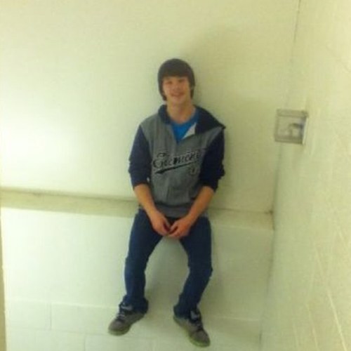 Hey I'm Dawson! I live in Canada follow me and I'll follow you back!