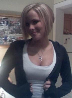 LiaHutchinson's profile picture. My old pictures here - http://t.co/tCgenx4mtu (must register to prove you are over 18)