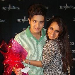 Fã Clube criado no dia 22/12/2009. 
Presidente: @tatiilima_.
O Luan seguiu: 12-06-2011 ás 19:25.
Oficial desde: 22-07-2011
Luan Santana ♥