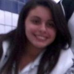 “Já não sei mais quem sou. Olhe para a foto, leia os tweets.. e julgue do jeito que quiser.''