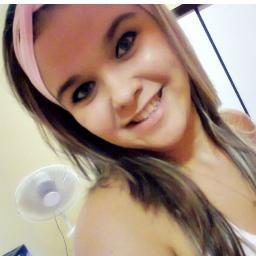 15 anos, Sagitariana, Estudante, sonhadora e muito feliz graças a Deus