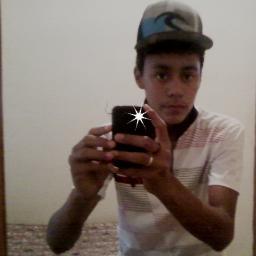 Tenhoo 16 anos .. gostoo muito de funk .. e jogar bola com os leke aki do meu bairroo .. 8)