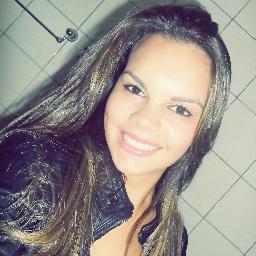 Não ligo que me olhem da cabeça aos pés..porque nunca farão minha cabeça e nunca chegarão aos meus pés
Bob Marley