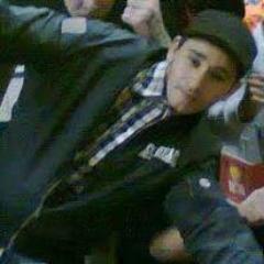 so  um  DESORDEM 
    skinhead . nacionalista  . .