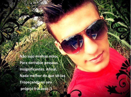 Aquele que crê em mim nunca estará sozinho. Metade de mim é um Anjo A outra metade Tsunami O conjunto efeito do momento