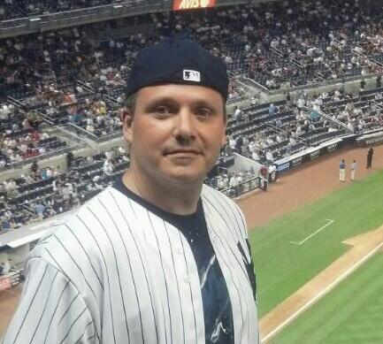Yankees - nuff said, Brazilian jiujitsu, NYR, Dallas Cowboys. I don't have a dirty mind, I have a sexy imagination. ;-)