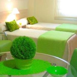 C/ Sant Joan de Ribera 70,Alcoy (Alicante). Nuevo ApartHotel , a 350 metros del Centro y Ayuntamiento de Alcoy. Tf (+34 ) 676 998 423