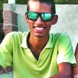 Líder de Célula , Ator, 19 anos, Paraense , verdadeiro adorador, INconformado , universitário de Administração de Empresas e futuro morador da Cidade Celestial.