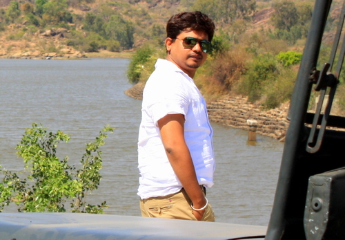 vlaunch13's profile picture. 