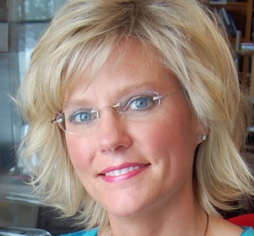 mother of 2 fabulous boys & a loyal dog. wife. avid reader & learner. amateur chef. stage 4 cancer warrior & thriver. in hospice care now