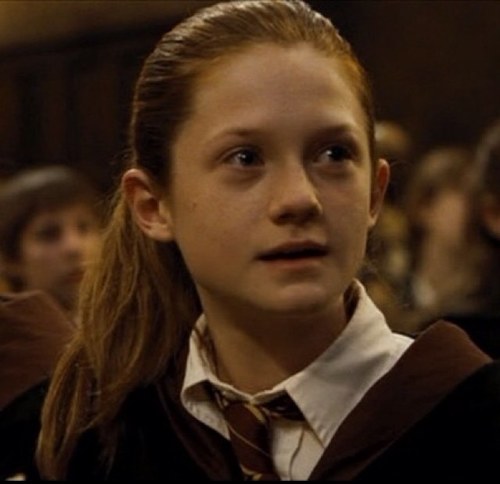 Hija de Hermione Granger y Ron Weasley; hermana de Hugo Weasley. Gryffindor.