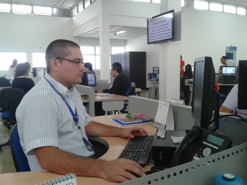 Padre, esposo y estudiante de administrador de negocios, actualmente trabajo en Coats Cadena Andina como Analista De Proyectos y realizó estudios en Inglés.