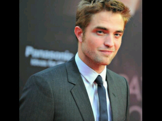 Robert Pattinson|Call me Rob|Actor|13.05.86
|Beautiful wife @thekstewart_id
 Beautiful daughter @thekendallj_id
 | BFF @themiamaestr_id [V] @westernpeace
