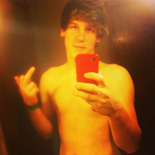 Randall31150978's profile picture. Waddupp!! The name's randall! Follow me, and ill also follow back