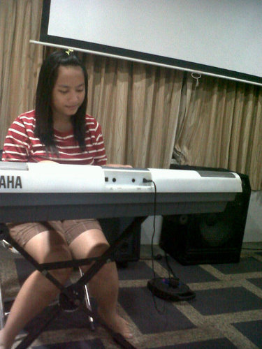 Seterah orang memandang saya Əƥά̲̣ yang penting saya tidak hidup dari mulud mereka !