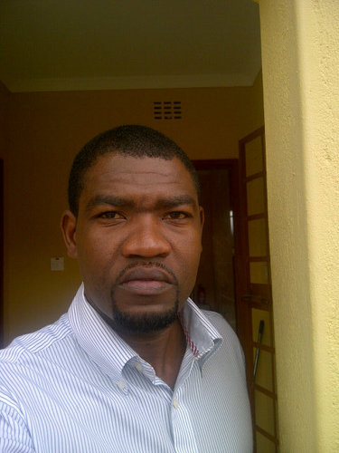 Madzivat's profile picture. Appreciates nature.