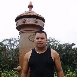 Viver não é preencher o dia-a-dia... Viver é crer em alguma coisa, é sonhar com algo belo...