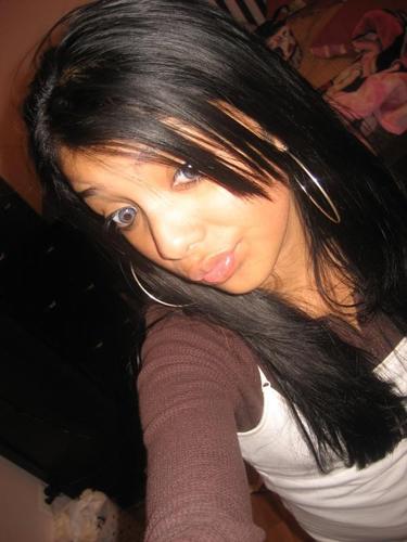 HannahS90163696's profile picture. Come see my naked profile http://t.co/Q9ZXi4bhPD