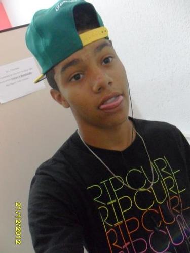 muito prazer, Maycon Bruno, 16 anos, escorpiano, funkeiro, trilhas, moto, bmx, Deus, Familia, namorado da @laaheleno_, futebol, pai da marri, minha pitt bull ♥