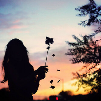 You owned me, I'm so into you. A new kuwaiti bloger in her teenagers, wish you have fun while your reading my story;p http://t.co/37inIFb8tD