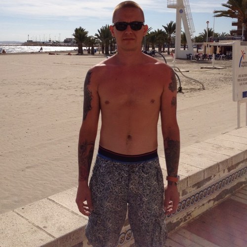 spaceboyfly27's profile picture. fresher than 10, 000 virgins ;-P!! follow me bk!!.